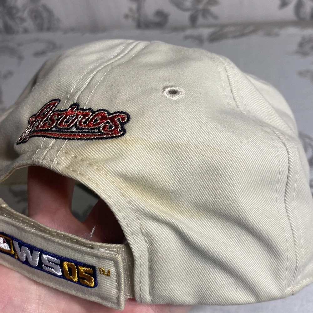 2005 Astros World Series cap‎